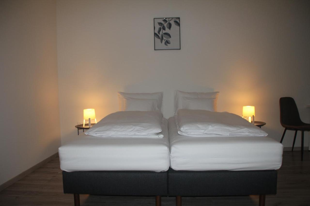 Vecsesi Rendezvenykoezpont Es Panzio Bed & Breakfast ภายนอก รูปภาพ