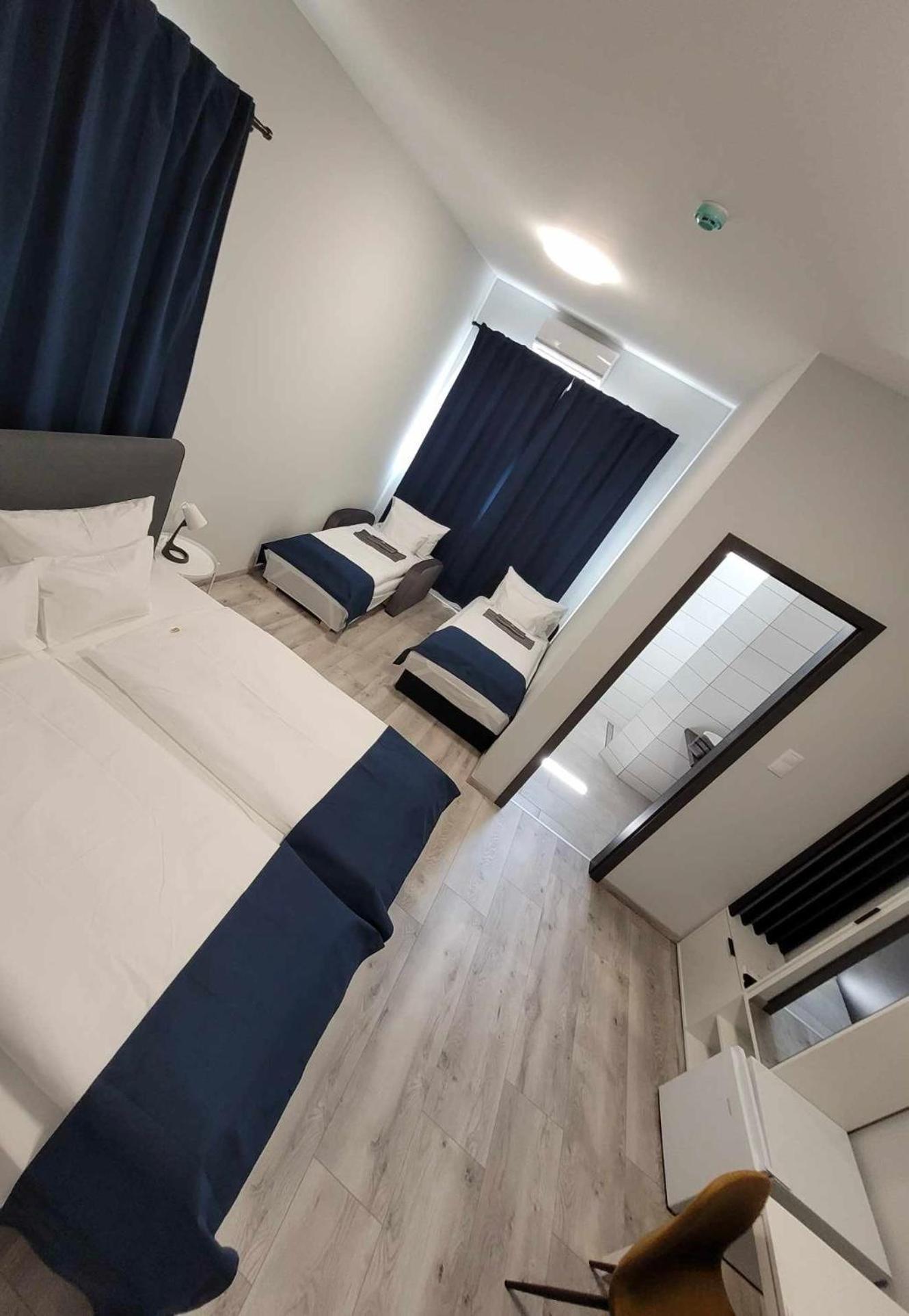 Vecsesi Rendezvenykoezpont Es Panzio Bed & Breakfast ภายนอก รูปภาพ