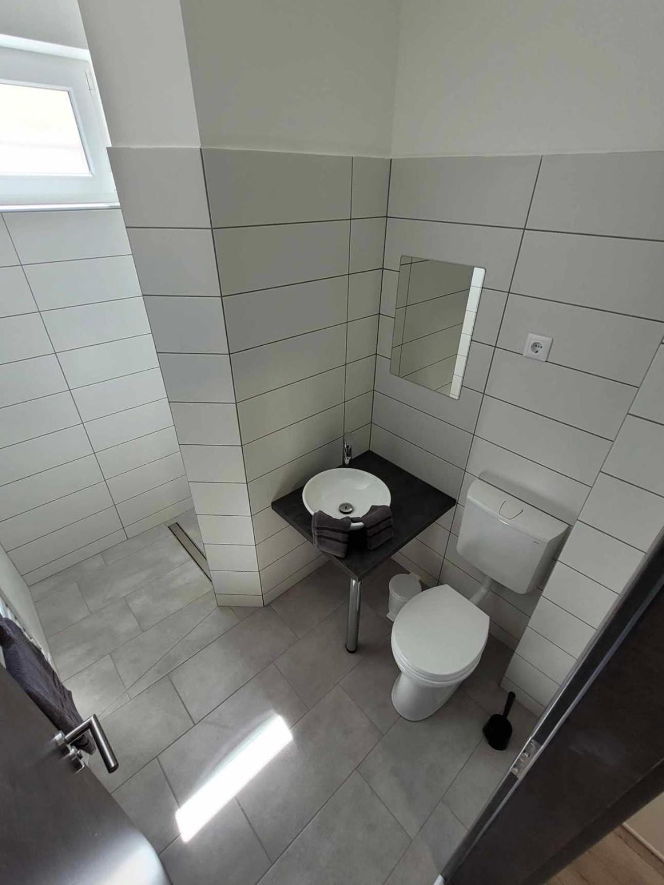 Vecsesi Rendezvenykoezpont Es Panzio Bed & Breakfast ภายนอก รูปภาพ