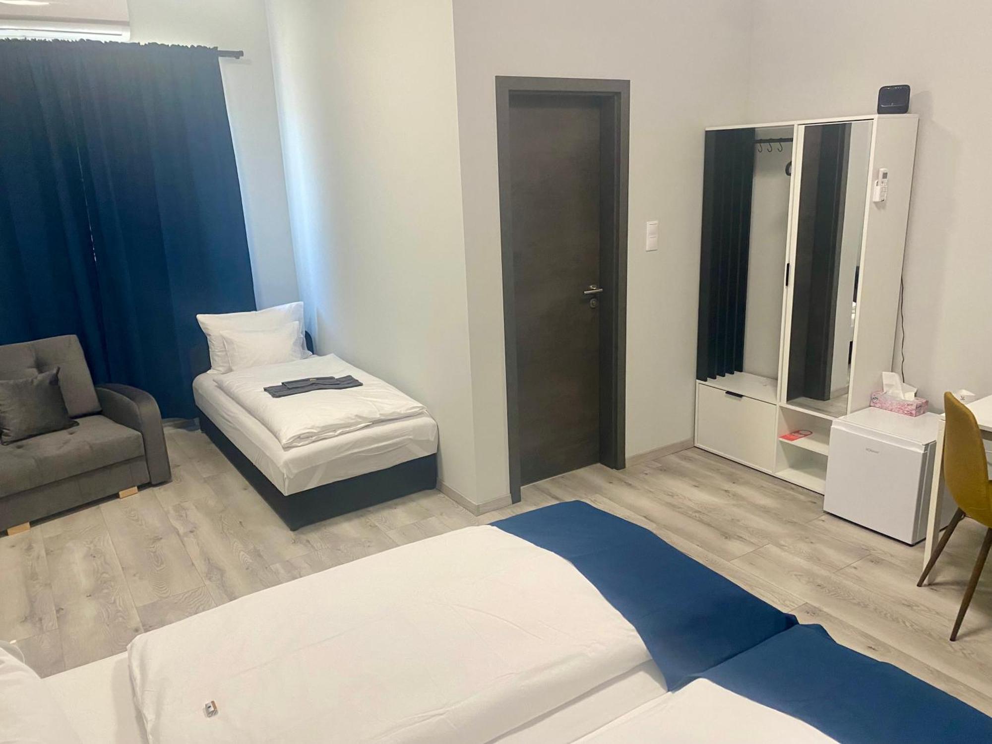 Vecsesi Rendezvenykoezpont Es Panzio Bed & Breakfast ภายนอก รูปภาพ