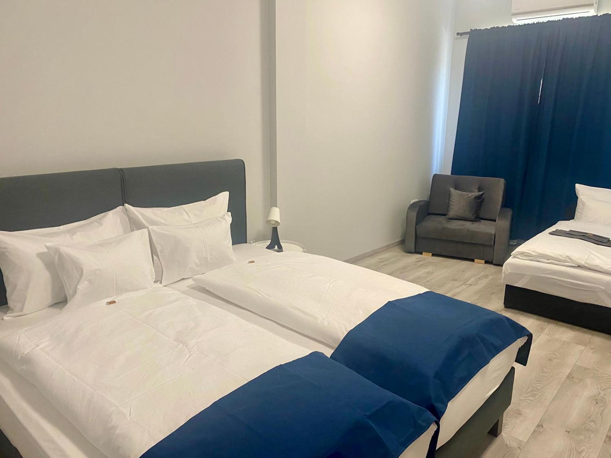 Vecsesi Rendezvenykoezpont Es Panzio Bed & Breakfast ภายนอก รูปภาพ
